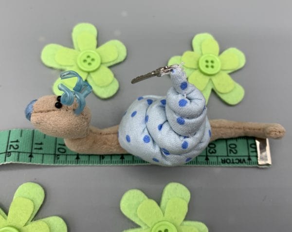 Bärino Schnecke Yves 11 cm Künstlerbär – Bild 5