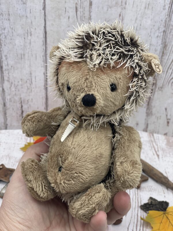 Bärino Igel Wilburg 18 cm Künstlerbär – Bild 2