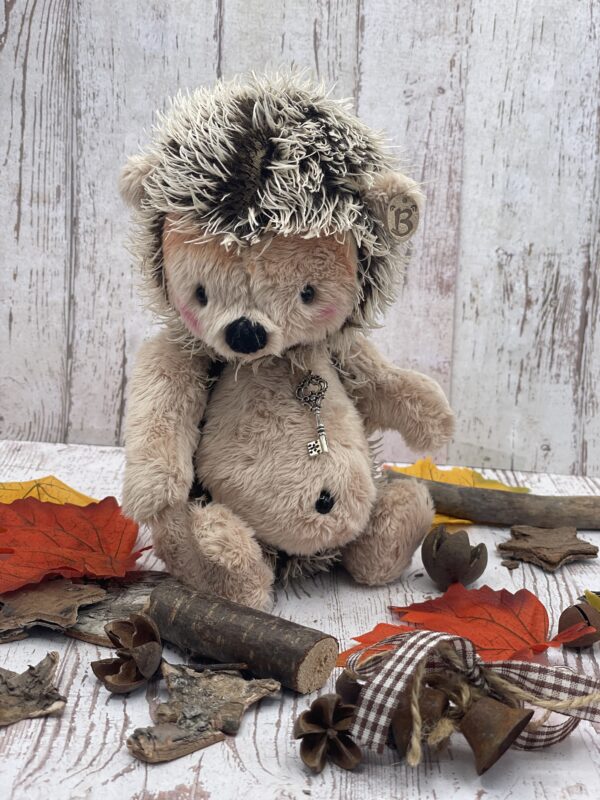 Bärino Igel Elisa 18 cm Künstlerbär – Bild 7