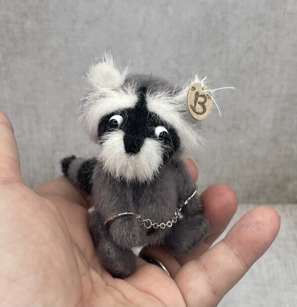 Bärino Waschbär Diego 10 cm Künstlerbär – Bild 5