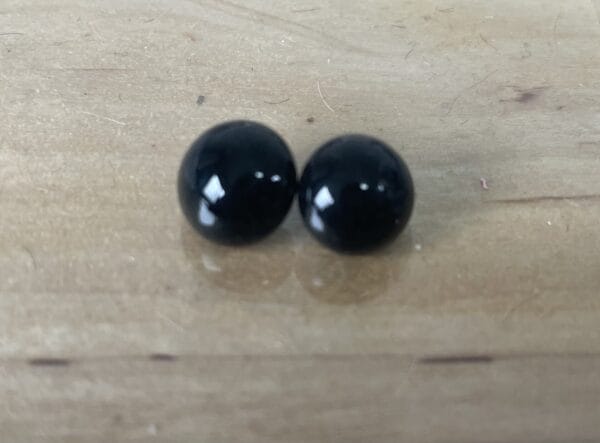 Glasaugen schwarz 5 mm an Drahtöse. 10 Stück