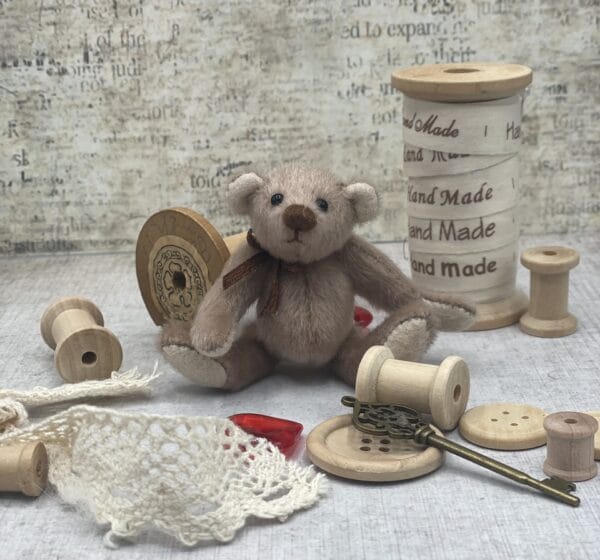Bärino Bär Finnley 8 cm Künstlerbär – Bild 4