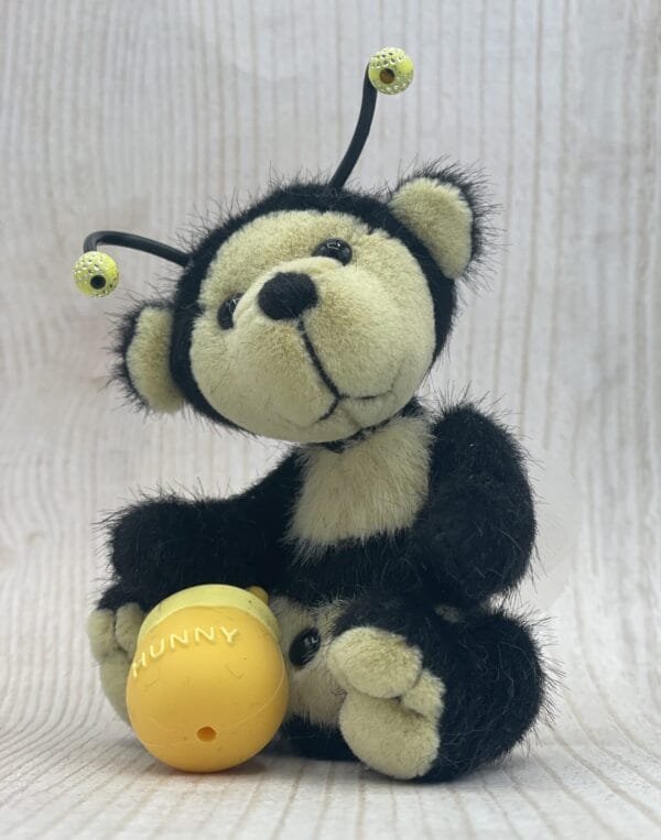 Bärino Biene Beebsy mit Honigtopf 9  cm Künstlerbär – Bild 8