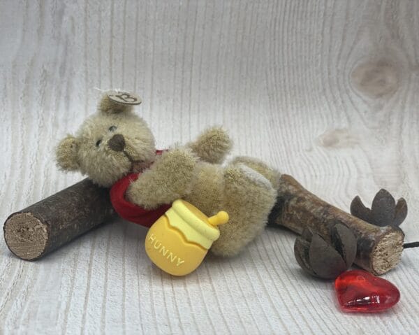 Bärino  Winnie mit Honigtopf 9 cm Künstlerbär – Bild 4