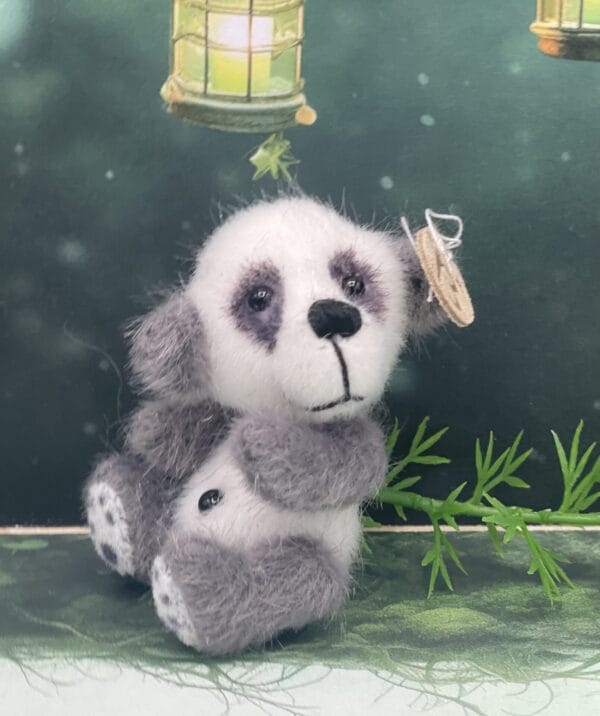 Bärino Pandabär Baby Cai 6 cm Künstlerbär – Bild 5