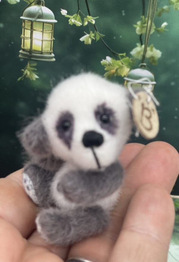 Bärino Pandabär Baby Cai 6 cm Künstlerbär – Bild 7