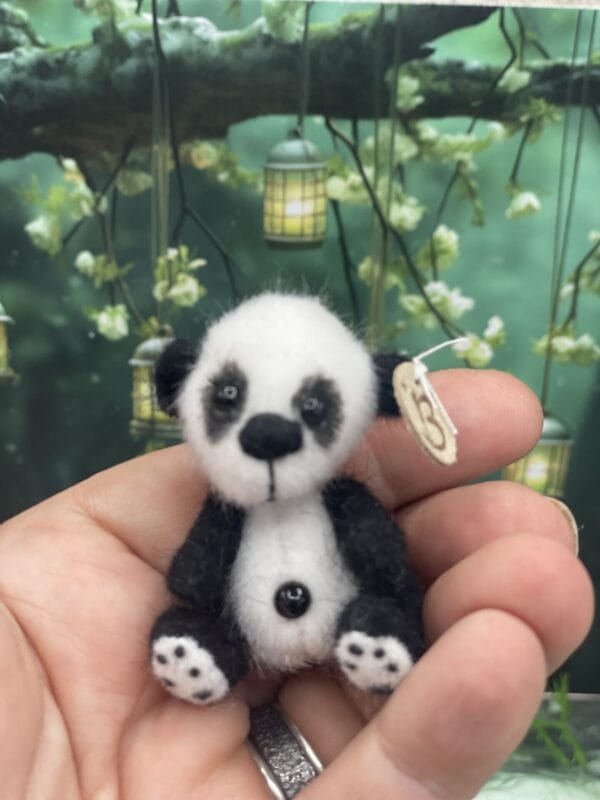 Bärino Pandabär Baby Xian 6 cm Künstlerbär – Bild 2