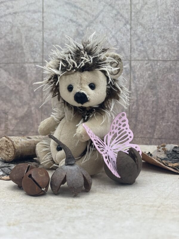 Bärino Igel Ilay 9 cm Künstlerbär – Bild 5