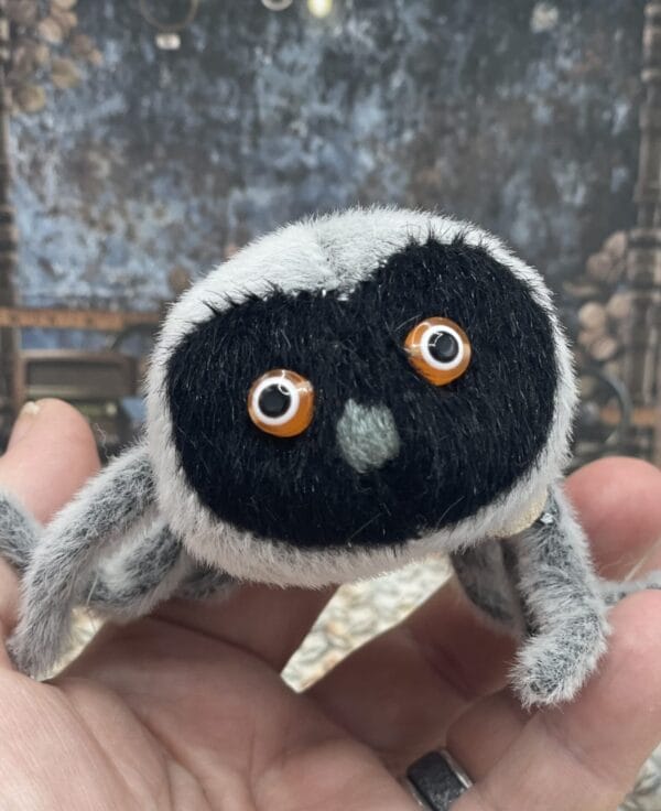 Bärino Spinne Miguel 9 cm Künstlerbär – Bild 7