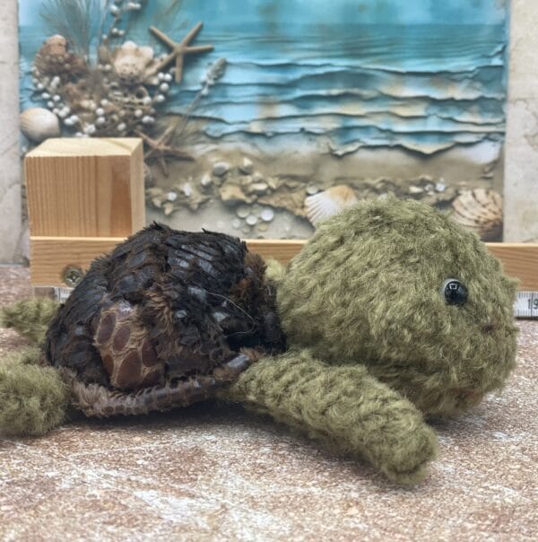 Bärino Schildkrötenpapa Aart 18 cm Künstlerbär – Bild 7