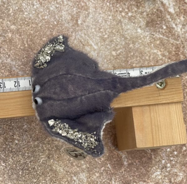 Bärino Rochus der Rochen 10 cm Künstlerbär – Bild 8