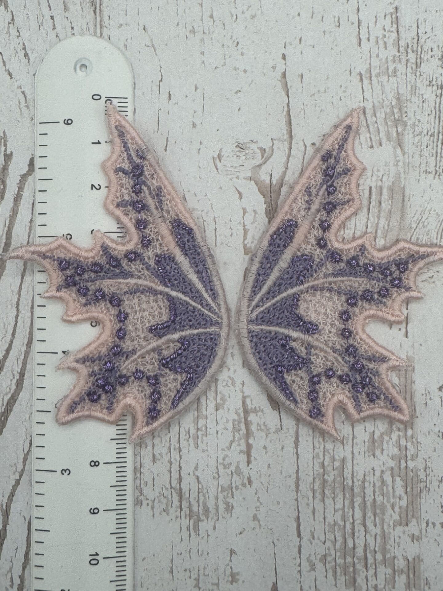 Flügel lila / rosa 7,5 x 5 cm