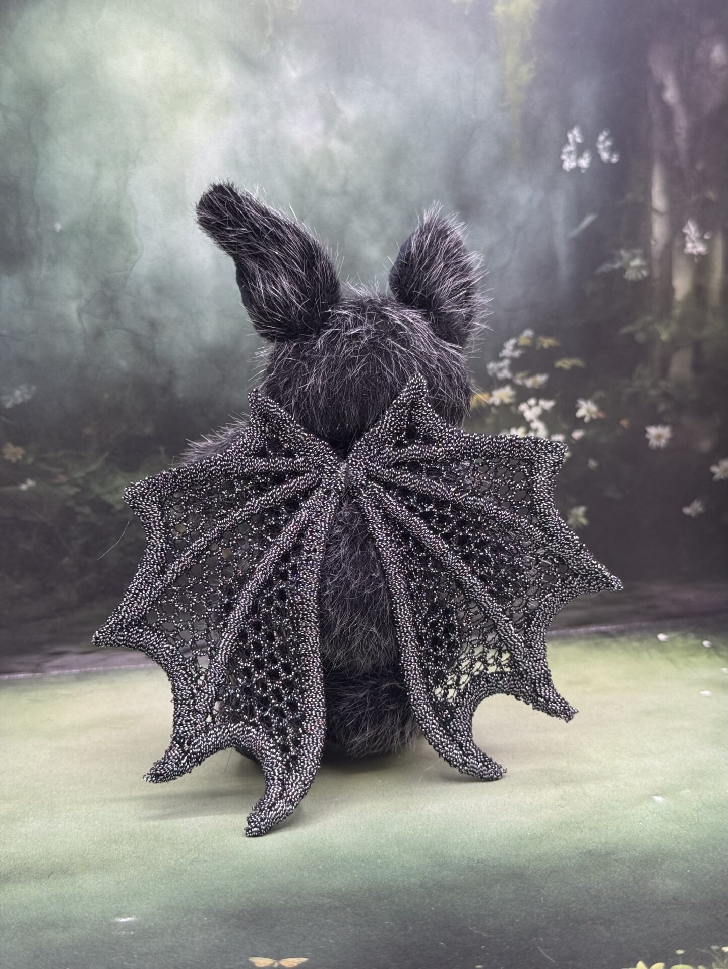 Bärino Fledermaus Silverio 13 cm Künstlerbär – Bild 4