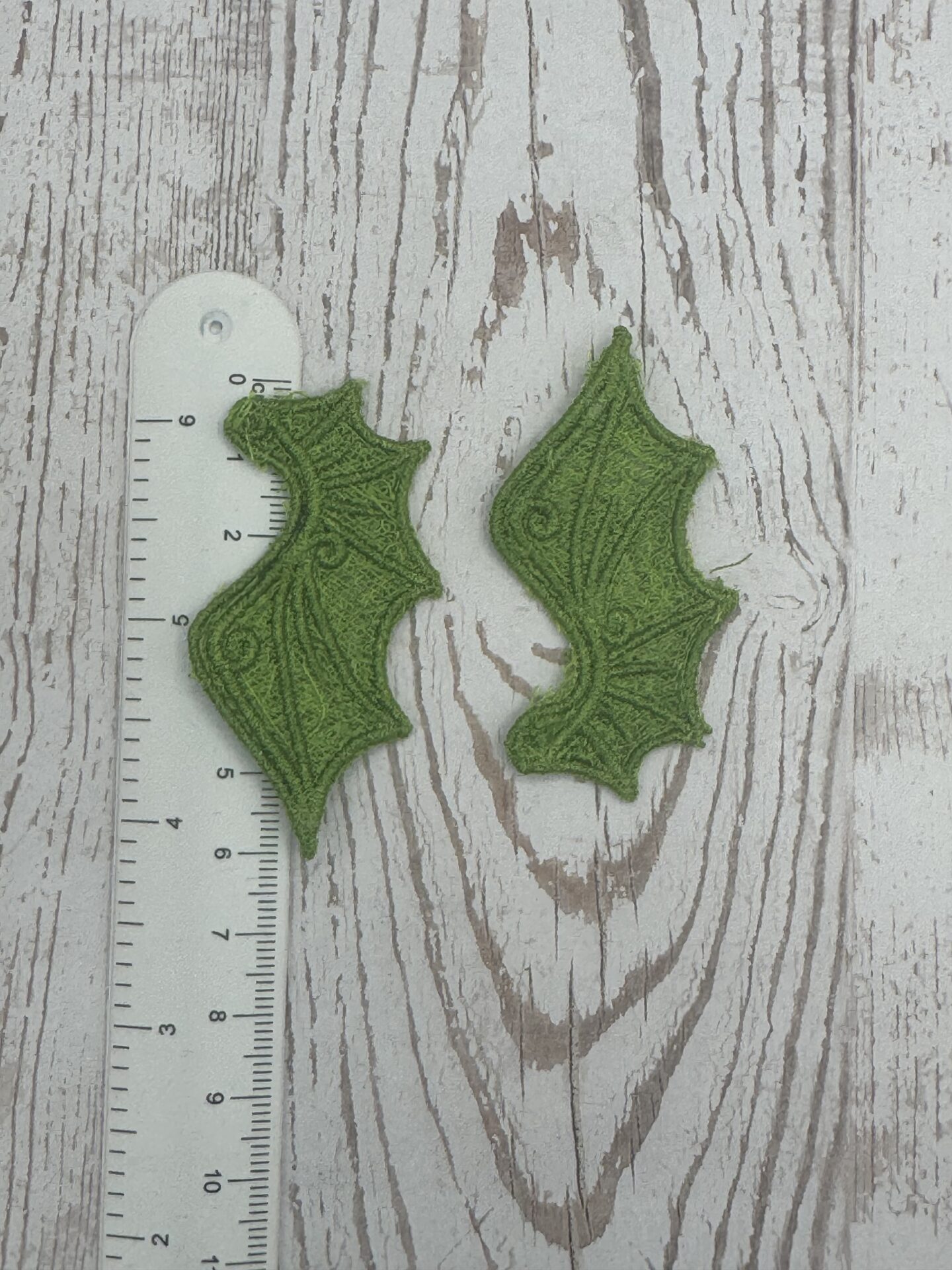 Flügel grün 6x3 cm
