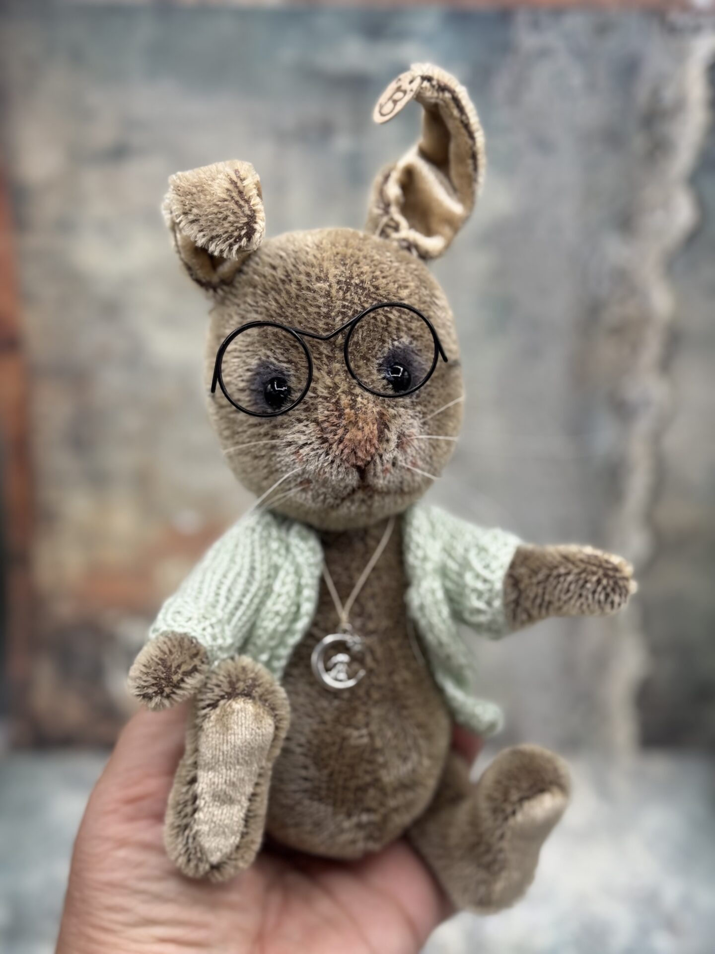 Bärino Hase Smokie 24 cm Künstlerbär – Bild 3